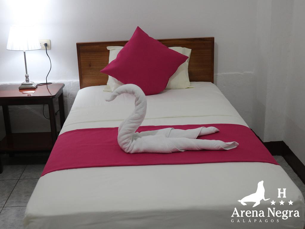 Hostal Arena Negra Puerto Ayora  Zewnętrze zdjęcie
