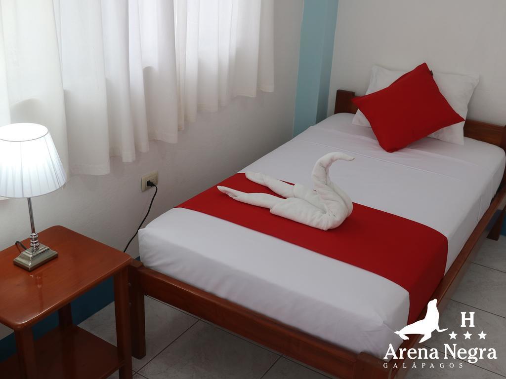 Hostal Arena Negra Puerto Ayora  Zewnętrze zdjęcie