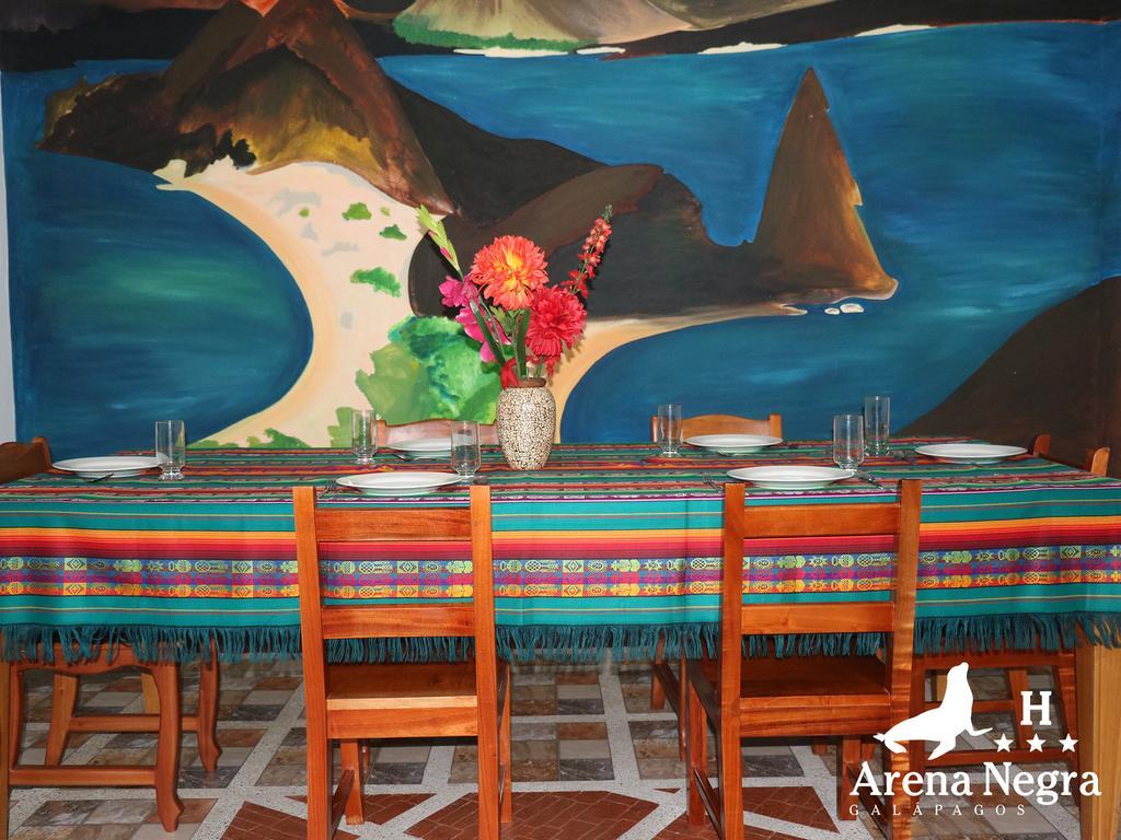 Hostal Arena Negra Puerto Ayora  Zewnętrze zdjęcie
