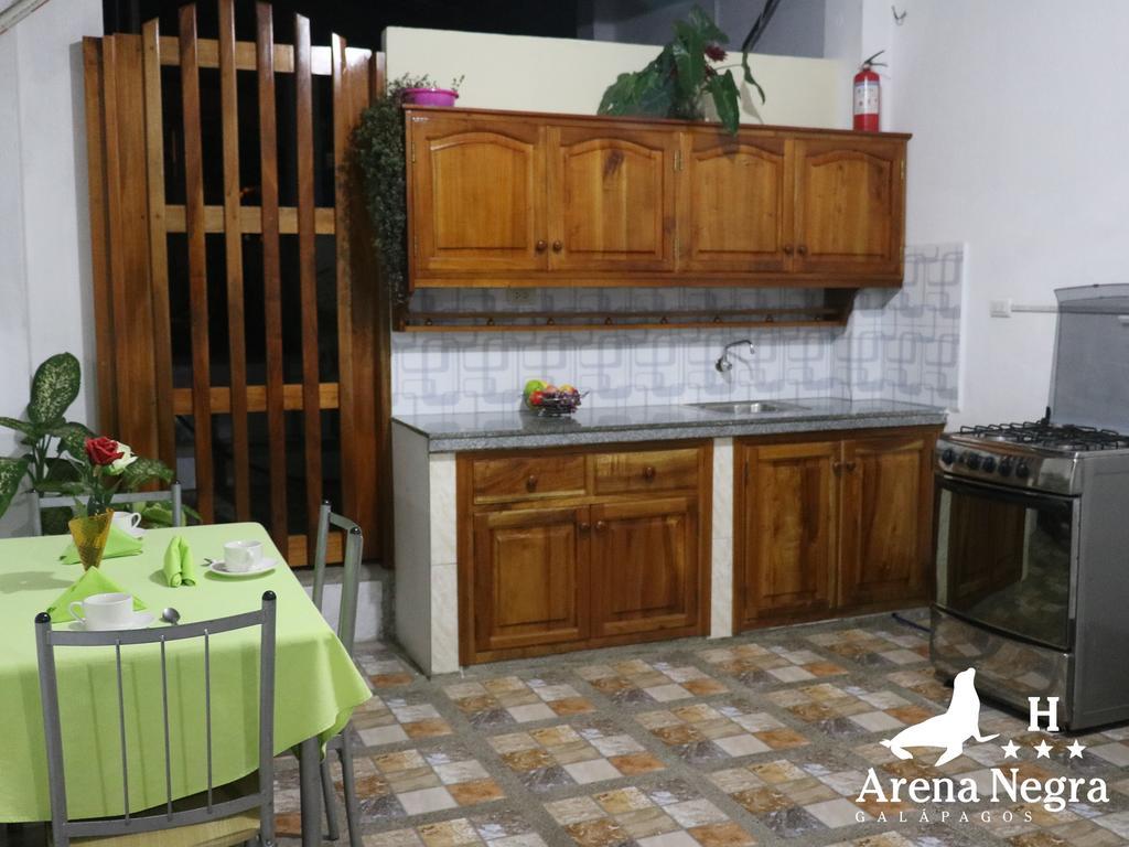 Hostal Arena Negra Puerto Ayora  Zewnętrze zdjęcie