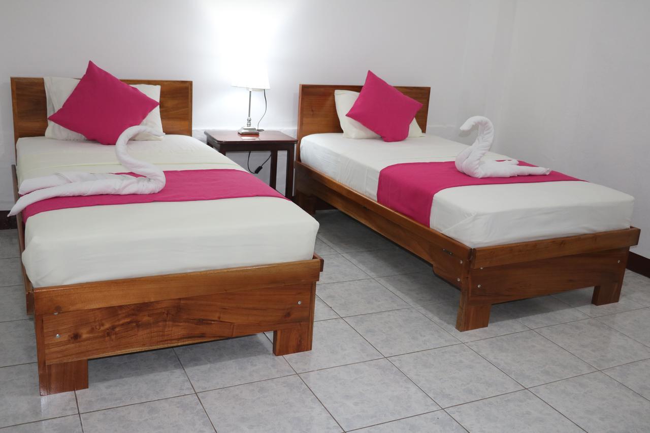 Hostal Arena Negra Puerto Ayora  Zewnętrze zdjęcie